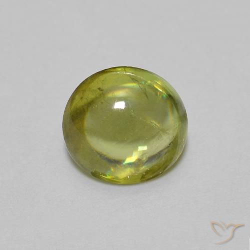 0.94ct 天然 温暖的森林绿 榍石, 椭圆形, 透明