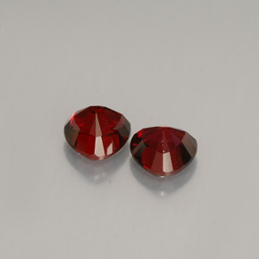 天然红色尖晶石，三角形，5.1×5毫米，VS