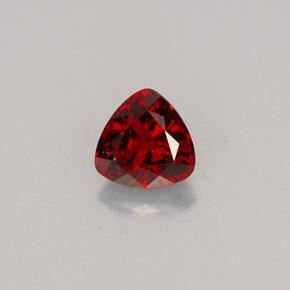 0.60克拉天然尖晶石，三角形，5.1×5.1毫米，VVS-VS