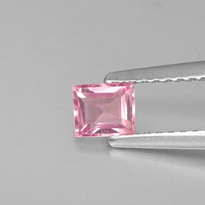 0.37克拉天然粉色尖晶石，长方形切工，4.4×3.8毫米，VVS-VS