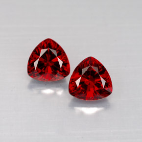 天然红色尖晶石，三角形，5.2×5.1毫米，VS