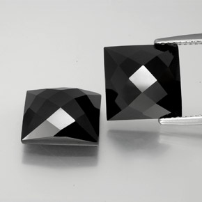 16.07克拉天然尖晶石，正方形，不透明