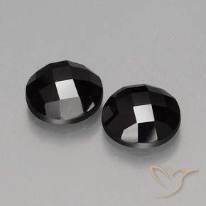 8.96克拉天然尖晶石，圆形的，不透明