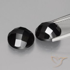 8.89克拉天然尖晶石，圆形的，不透明