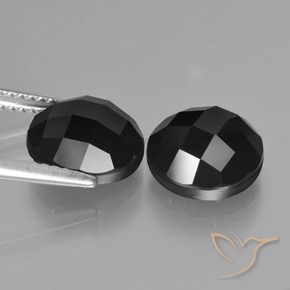 7.24克拉天然尖晶石，圆形的，不透明
