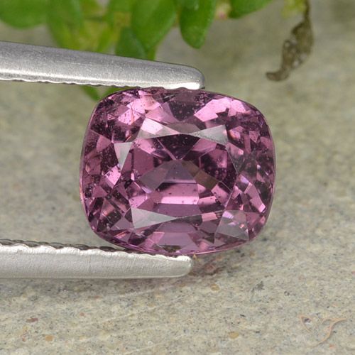1.71ct 天然 中紫色 尖晶石, 软垫, VS