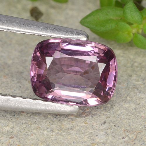 1.21ct 天然 中深紫色 尖晶石, 软垫, VVS-VS