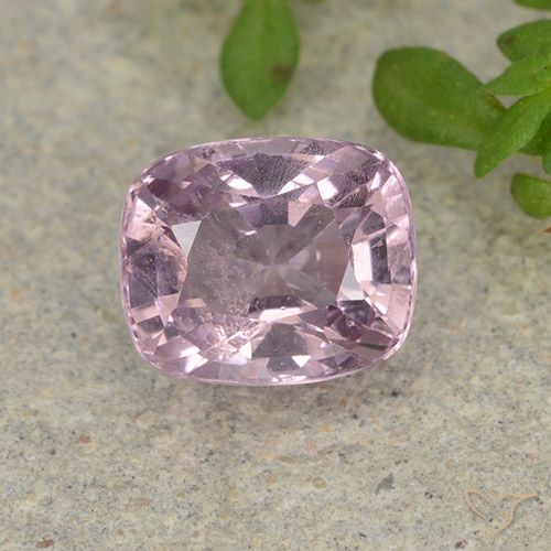 1.29ct 天然 非常浅的粉紫色 尖晶石, 软垫, VS