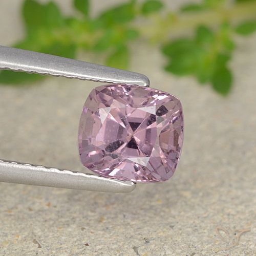 1.58ct 天然 浅粉紫 尖晶石, 软垫, VVS