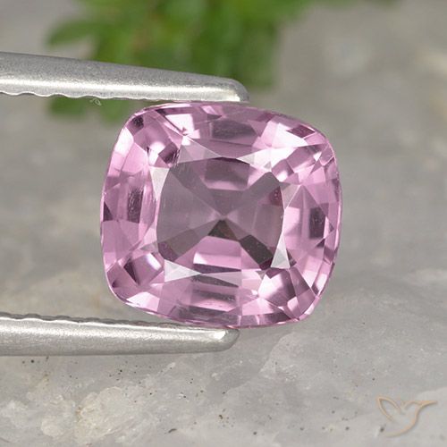 1.33ct 天然 红紫色 尖晶石, 软垫, VVS