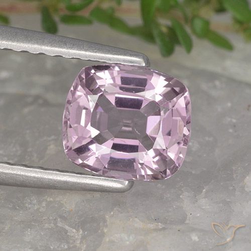 1.13ct 天然 非常浅的粉紫色 尖晶石, 软垫, VVS