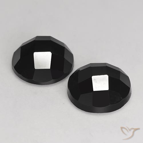6.89克拉天然尖晶石，圆形的，不透明