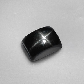 1.94克拉天然黑色星光透辉石，长方形切工，7.1×5.2毫米，不透明