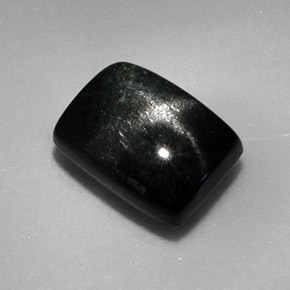 1.87克拉天然黑色星光透辉石，长方形切工，7.9×5.8毫米，不透明