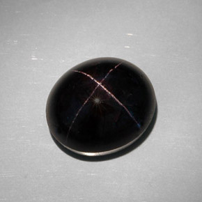 35.68克拉天然黑色星光石榴石，椭圆形切割，17.6×15.3毫米，不透明