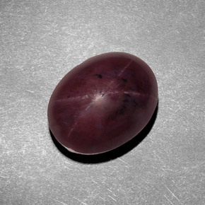 9.38克拉天然红色星光石榴石，椭圆形切割，12.1×9.5毫米，不透明