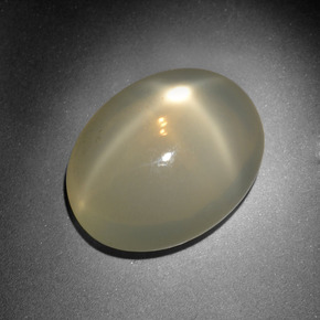 10.24克拉天然奶油色星光月光石，椭圆形切割，16.5×12.9毫米，半透明