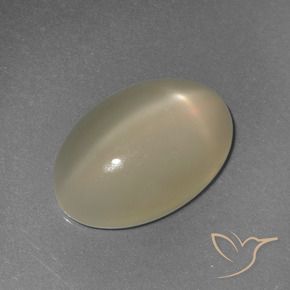 6.72克拉天然星月石，椭圆形，半透明