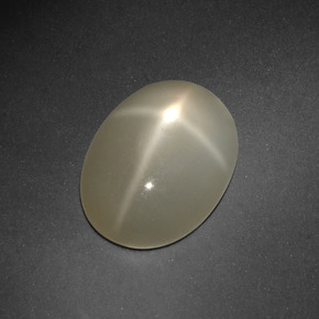 6.69克拉天然奶油色星光月光石，椭圆形切割，15×11.1毫米，半透明