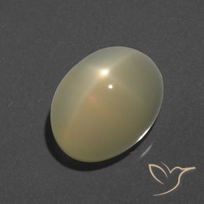 7.95克拉天然星月石，椭圆形，半透明