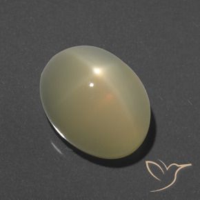 7.95克拉天然星月石，椭圆形，半透明