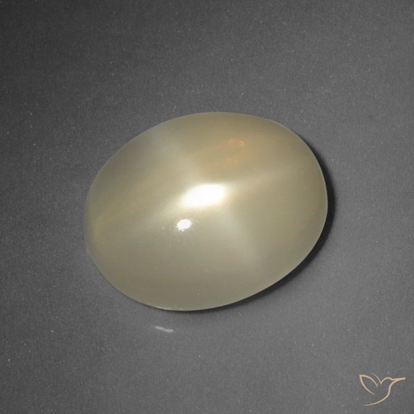 5.66ct 天然 淡黄色 星月石, 椭圆形, 半透明