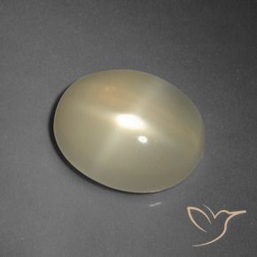 5.66克拉天然星月石，椭圆形，半透明