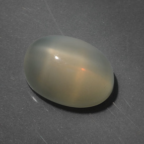 7.60克拉天然星月石，椭圆形切割，半透明
