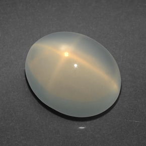 4.36克拉天然奶油色星光月光石，椭圆形切割，11.1×9毫米，半透明