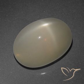 8.95克拉天然星月石，椭圆形，半透明