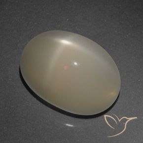 8.95克拉天然星月石，椭圆形，半透明