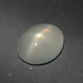 3.08克拉天然奶油色星光月光石，椭圆形切割，11.2×9.2毫米，半透明