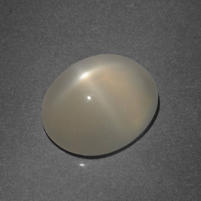3.86克拉天然奶油色星光月光石，椭圆形切割，11×9毫米，半透明
