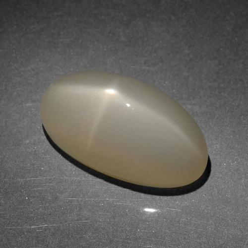 8.52克拉天然星月石，椭圆形切割，半透明