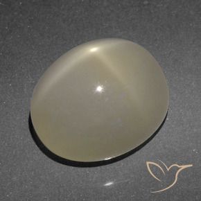 6.84克拉天然星月石，椭圆形，半透明