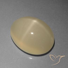6.77克拉天然星月石，椭圆形，半透明