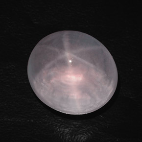 38.95克拉天然粉色星光粉晶，椭圆形切割，20.1×17.9毫米，透明
