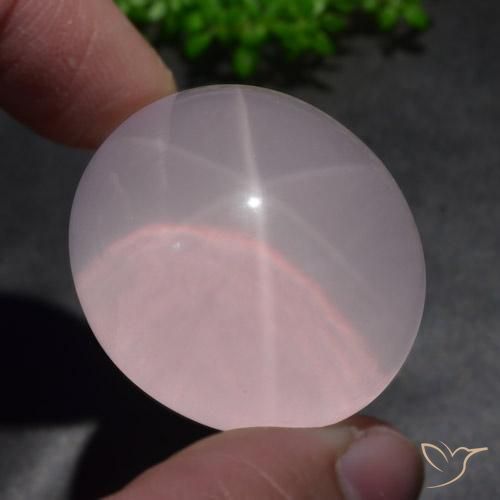 156.55克拉天然星玫瑰石英，椭圆形，半透明