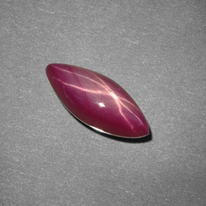 2.37克拉天然红色星光红宝石，马眼形，11.6×4.8毫米，不透明