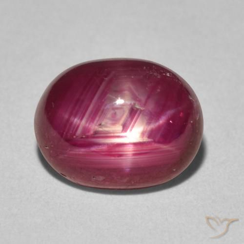 4.42ct 天然 深酒红色 星光红宝石, 椭圆形, 不透明