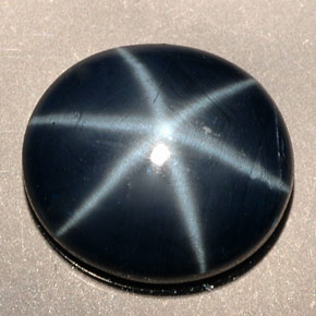 5.38克拉天然星光蓝宝石，椭圆形切割，12.1×10.7毫米，不透明
