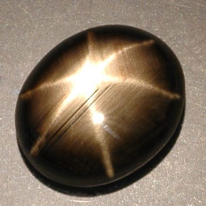 5.25克拉天然黑色星光蓝宝石，椭圆形切割，11.5×9.5毫米，不透明