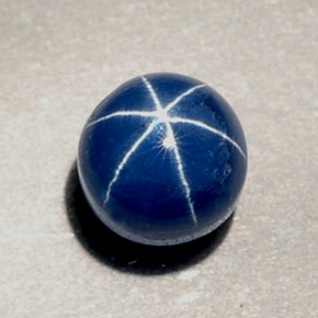 1.89克拉天然星光蓝宝石，圆形切割，5.95毫米，不透明