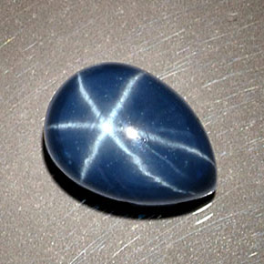 1.93克拉天然星光蓝宝石，梨形，8.2×5.9毫米，不透明