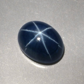 2.52克拉天然星光蓝宝石，椭圆形切割，8.2×6.1毫米，不透明