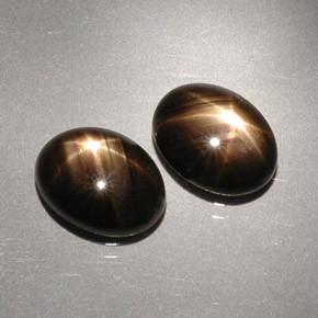 克拉天然星光蓝宝石，椭圆形切割，不透明