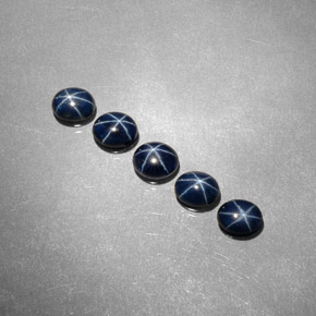 克拉天然星光蓝宝石，椭圆形切割，不透明