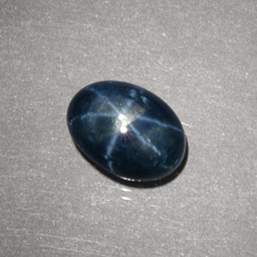 2.31克拉天然星光蓝宝石，椭圆形切割，8.7×6.4毫米，不透明