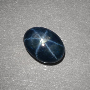 2.31克拉天然星光蓝宝石，椭圆形切割，8.7×6.4毫米，不透明