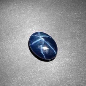 1.35克拉天然星光蓝宝石，椭圆形切割，8.3×6.1毫米，不透明